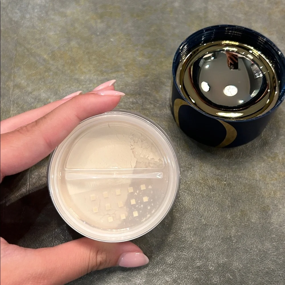 Orcé Cosmetics Come Closer Serum-Infused Setting Powder
